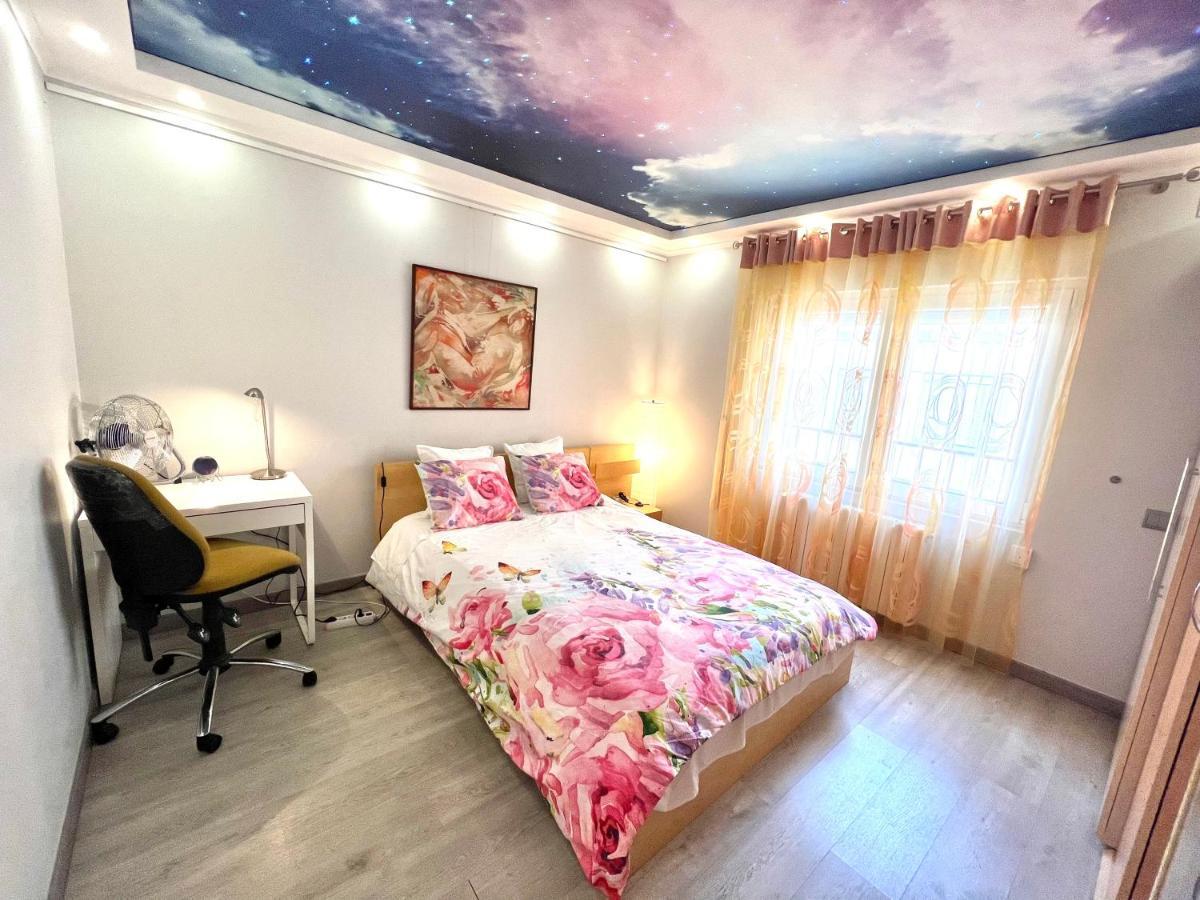 Camp Nou, Europa Fira - Modern Two-Bedroom Apartment With Heating L'Hospitalet de Llobregat Exterior photo